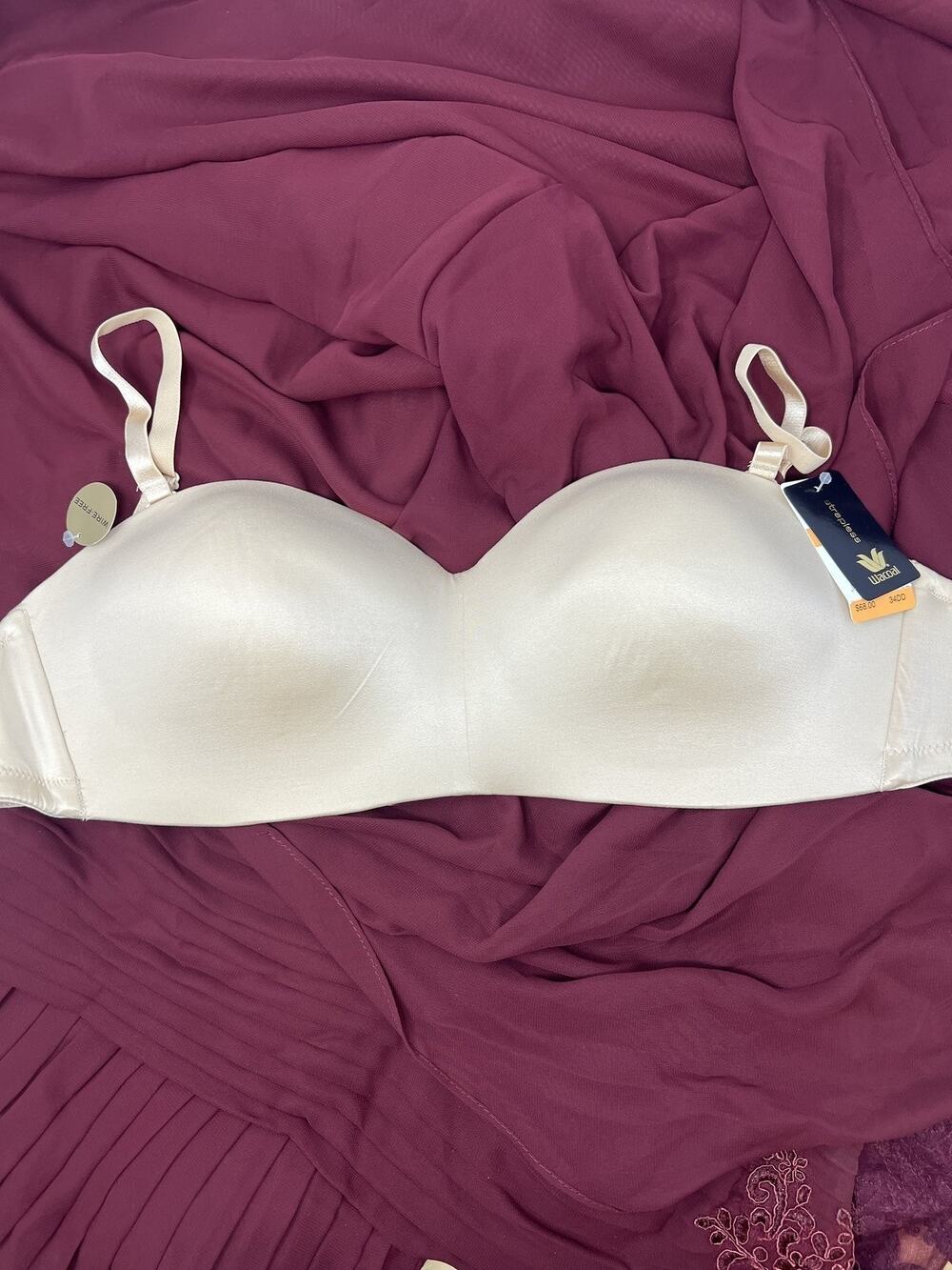 Wacoal NWT US 34DD Beige 854372 Wireless Strapless Bra